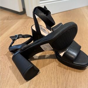 Clarks Black Block Heel Sandals Size 6M
